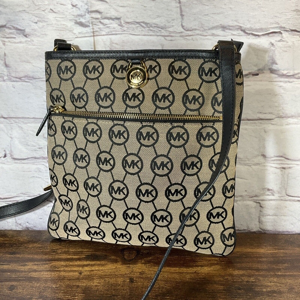 Michael Kors Kempton Signature Large Pocket Crossbody BG/Tan/BLK